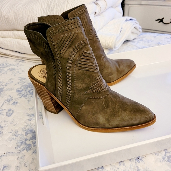 Vince Camuto suede booties olive Green size 8.5 - Picture 6 of 16